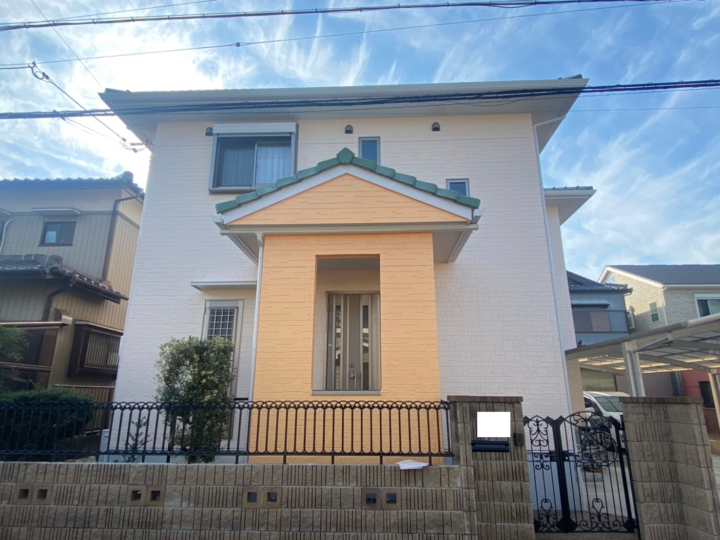 津島市H様邸で外壁塗装工事・シーリング工事・付属塗装工事を行いました。