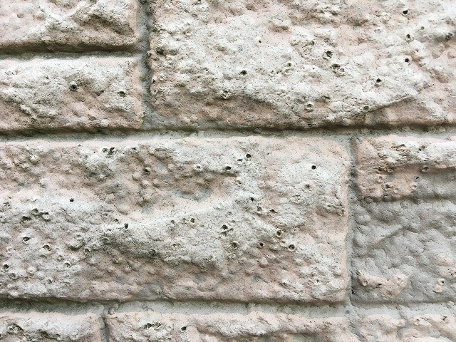 外壁塗装のピンホールとは 原因と対処法は 塗装 塗り替えブログ 外壁塗装 屋根塗装 防水なら大和創建 清須市 あま市 北名古屋市で地域密着