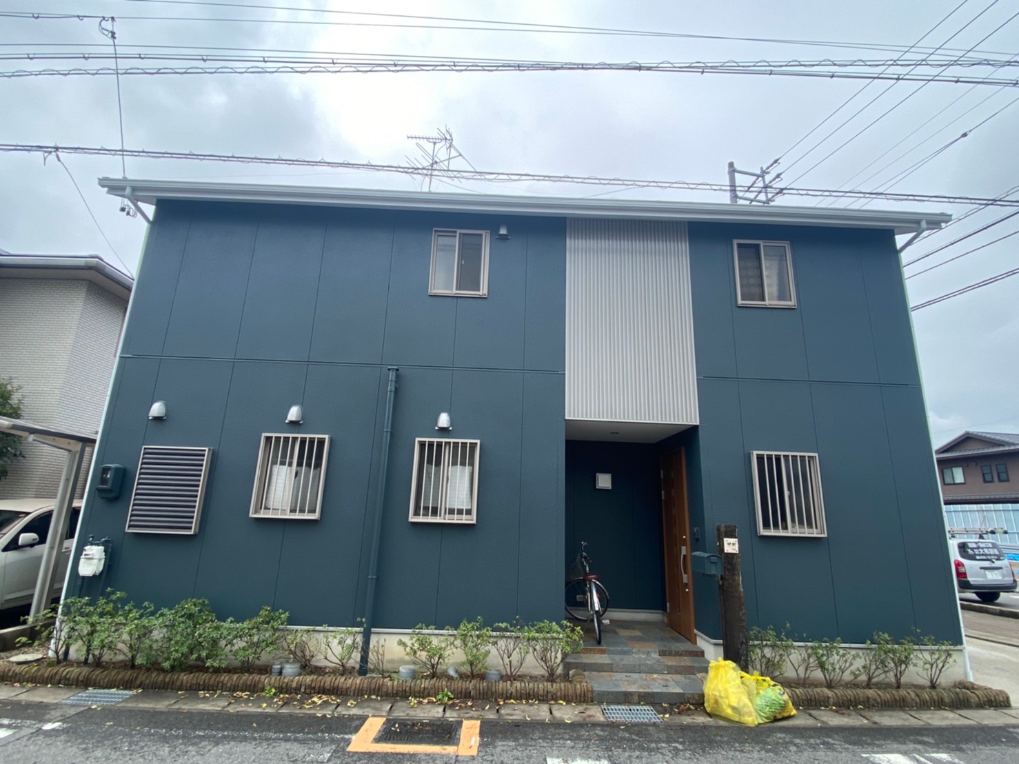清須市N様邸にて外壁と屋根の塗装工事を行いました。