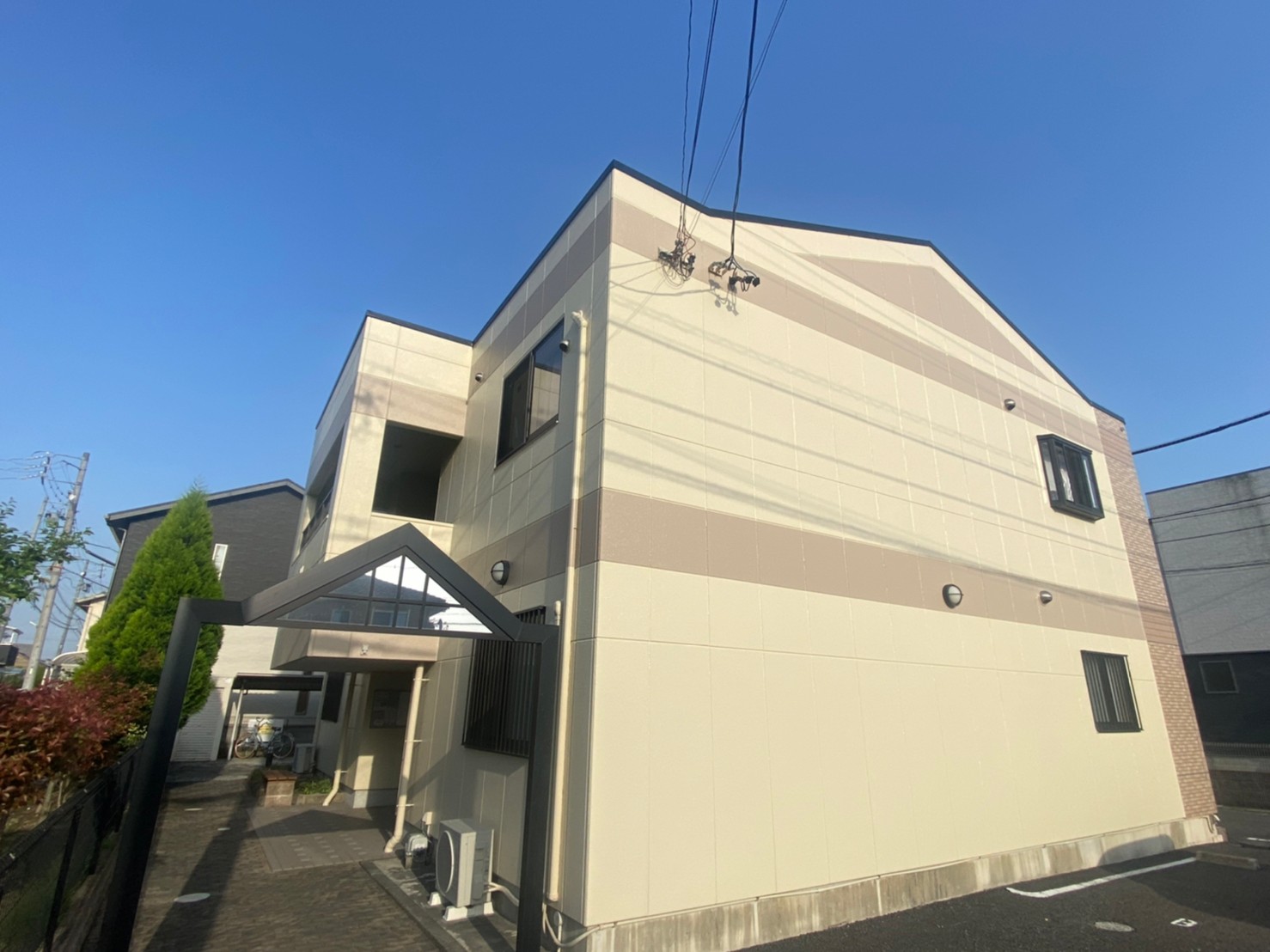 清須市Ｓオーナー様アパートの外壁塗装工事と屋根塗装工事を行いました。　